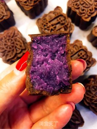 巧克力椰蓉奶酪蔓越莓月饼的做法步骤：23
