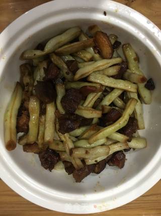 红烧肉炖豆角的做法步骤：11