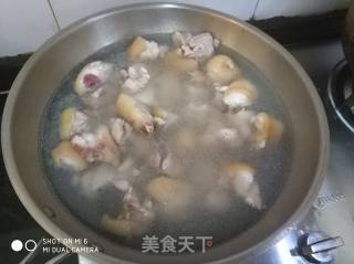 海带猪蹄汤的做法步骤：3