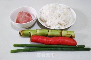 莴笋胡萝卜肉丁炒饭的做法步骤：1