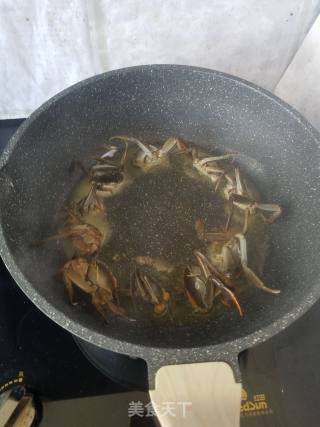 “海鲜”红烧螃蟹的做法步骤：4