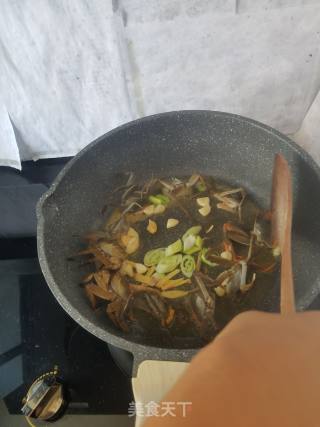 “海鲜”红烧螃蟹的做法步骤：5