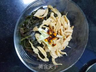 海带丝拌素鸡翅的做法步骤：5