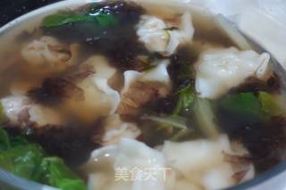 猪肉虾仁馄饨的做法步骤：3