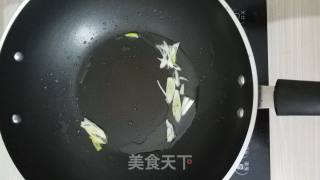 孜然炒绿豆芽的做法步骤：2