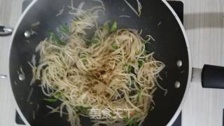 孜然炒绿豆芽的做法步骤：6