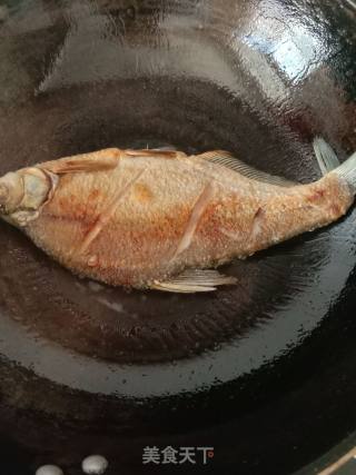 边鱼炖白菜的做法步骤：5