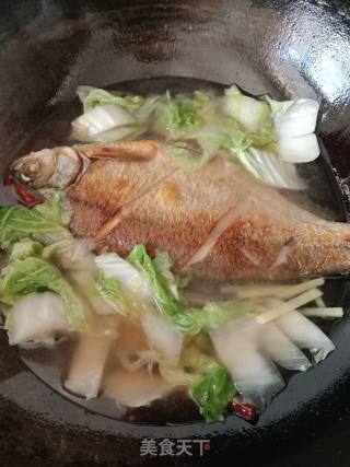 边鱼炖白菜的做法步骤：8