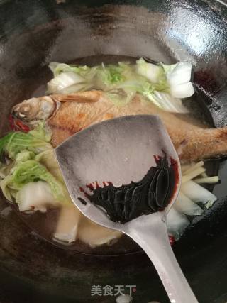 边鱼炖白菜的做法步骤：9