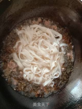 紫菜肉末煮河粉的做法步骤：8
