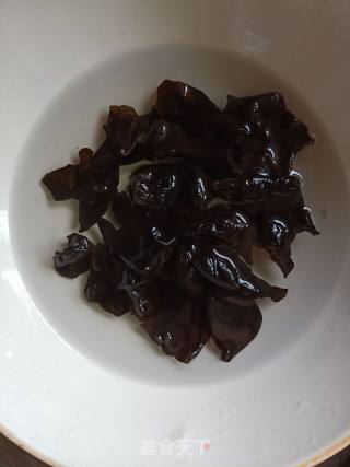 清炒西兰花的做法步骤：2