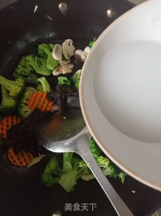 清炒西兰花的做法步骤：8