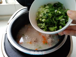 黄瓜肉丸青菜粥的做法步骤：6