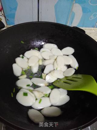 尖椒木耳山药片炒叉烧的做法步骤：4