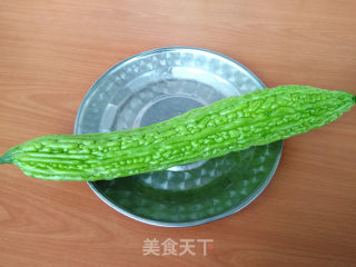 孜然苦瓜的做法步骤：1