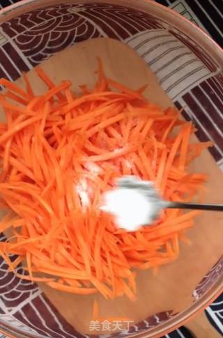 蒸胡萝卜肉丸的做法步骤：1