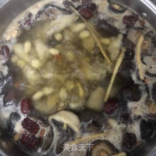 台风来临，煲煲鸡脚汤喝吧，青菜买不起的做法步骤：3