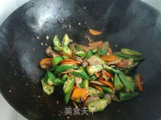 秋葵炒肉的做法步骤：10