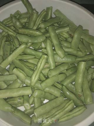 四季豆炒肉的做法步骤：1