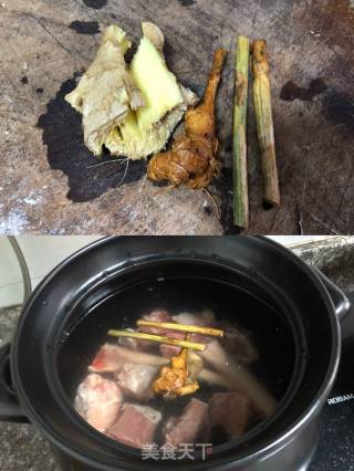 【兔子爱厨房·中秋家宴】羊骨萝卜汤的做法步骤：2