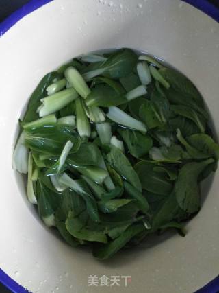胡萝卜杏鲍菇炒油菜的做法步骤：2