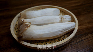 香辣五花肉炒杏鲍菇的做法步骤：1