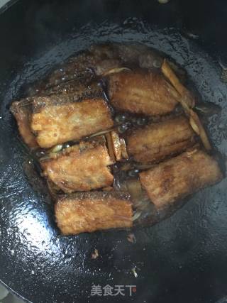 红烧带鱼的做法步骤：8