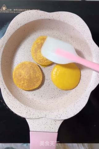 南瓜燕麦鸡蛋饼的做法步骤：7