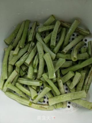 酱豆角的做法步骤：1