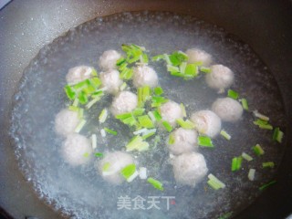 肉丸粉丝汤的做法步骤：6