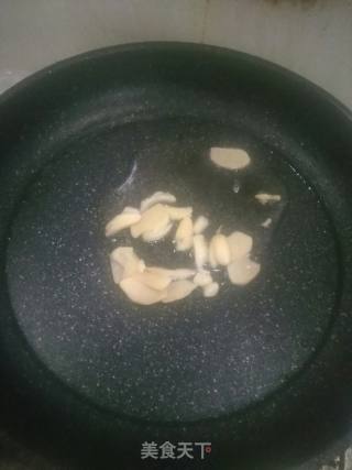 白玉菇炒鸡肉的做法步骤：4