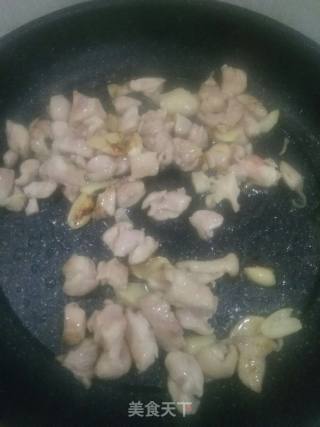 白玉菇炒鸡肉的做法步骤：5