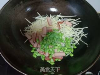 土豆毛豆炒鸡蛋干的做法步骤：5