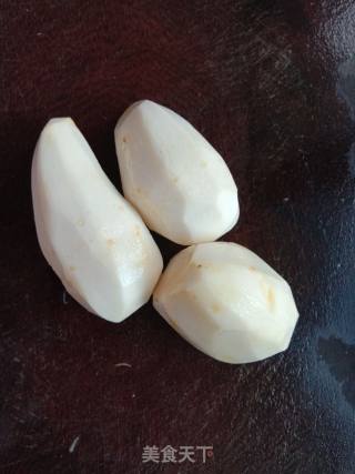 剁椒毛芋蒸肉的做法步骤：1