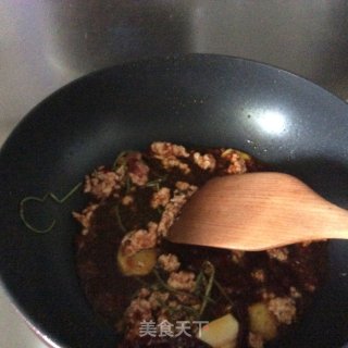 辣味本帮红烧鲫鱼的做法步骤：3