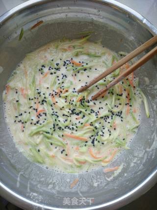 西葫芦胡萝卜鸡蛋饼的做法步骤：4