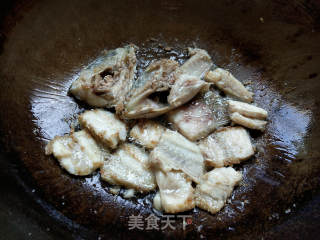 鱼头鱼骨白菜汤的做法步骤：5