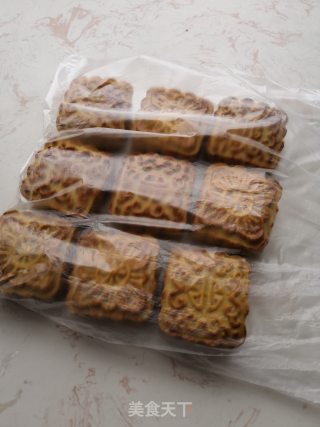 玫瑰豆沙广式月饼的做法步骤：17