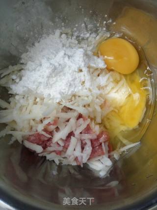藕香肉饼的做法步骤：2