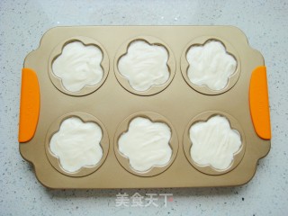 牛奶花朵蛋糕的做法步骤：9
