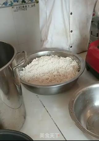 纯大米发糕的做法步骤：1