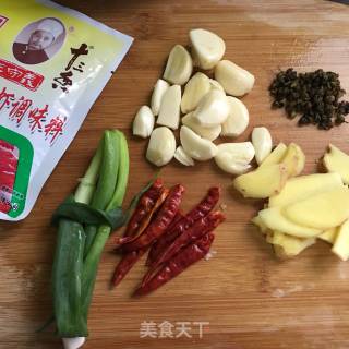 麻辣龙虾的做法步骤：2