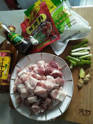 焖五花肉的做法步骤：3