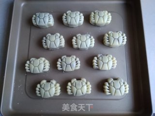 螃蟹月饼的做法步骤：9