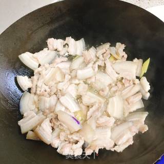 大白菜五花肉烧粉丝的做法步骤：4