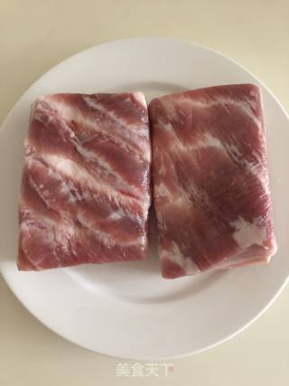 脆皮烤肉的做法步骤：1