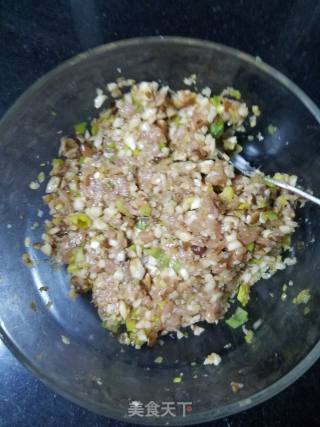 猪肉香菇馄饨的做法步骤：4