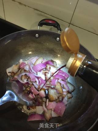 洋葱炒腊肉的做法步骤：5