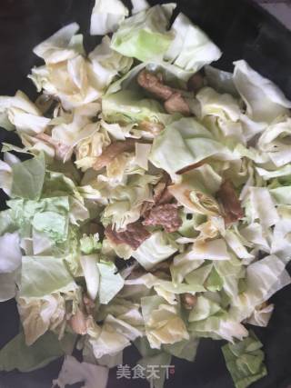 包菜炒粉条的做法步骤：8