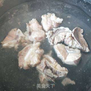 无花果芡实桂圆汤的做法步骤：3
